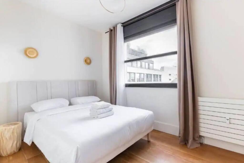 Avenue Montaigne Luxury 2br 4p Paris