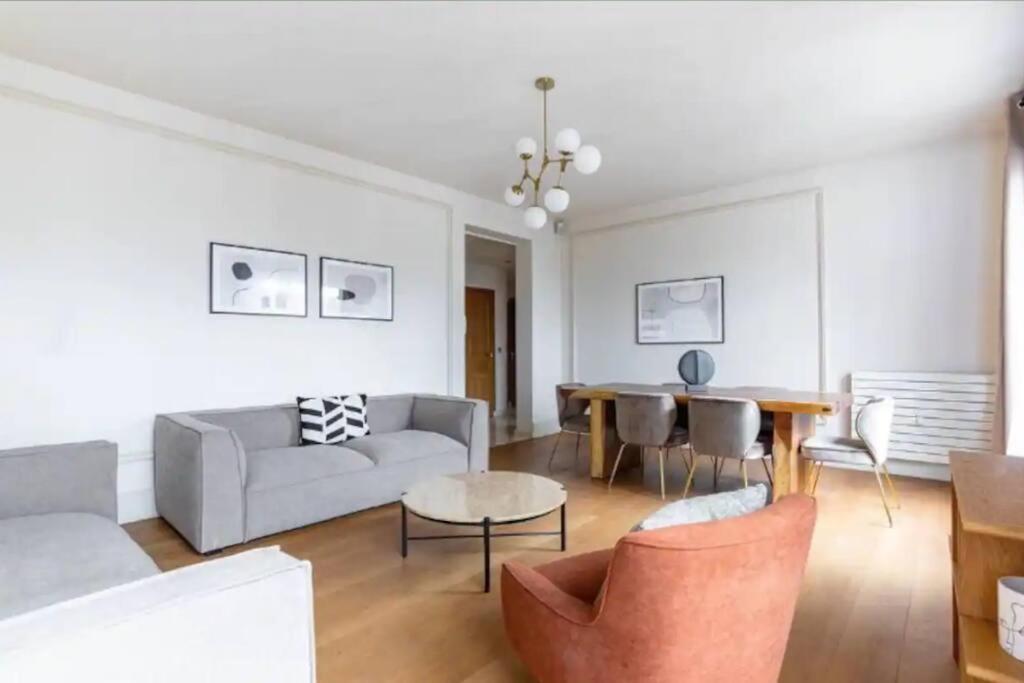 Avenue Montaigne Luxury 2br 4p *
